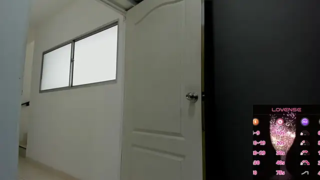 MariaGaitan online show from February 11, 2025, 4:02 pm