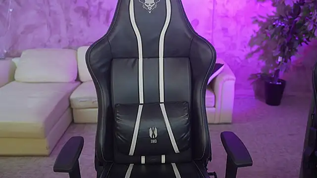 Snapshot of Jasmine_Flow chatting on November 30, 2025, 8:18 am Jasmine Flow online show from November 30, 2025, 8:18 am