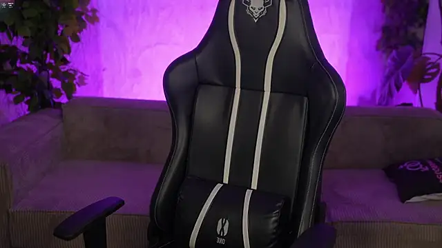 Snapshot of Jasmine_Flow chatting on December 16, 2025, 8:41 am Jasmine Flow online show from December 16, 2025, 8:41 am