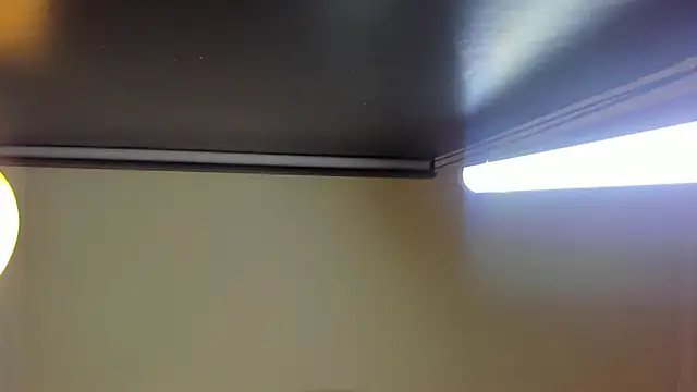 nalalye cruzz  online show from April 1, 2026, 3:40 am