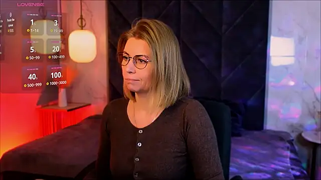 Snapshot of Annie_Light chatting on January 14, 2026, 8:20 am Annie Light online show from January 14, 2026, 8:20 am