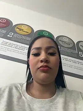 Snapshot of Luisa_Fernandaa chatting on September 24, 2025, 1:09 am Luisa Fernandaa online show from September 24, 2025, 1:09 am