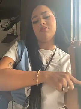 Snapshot of Luisa_Fernandaa chatting on February 22, 2026, 6:28 pm Luisa Fernandaa online show from February 22, 2026, 6:28 pm