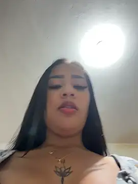 Luisa Fernandaa online show from April 19, 2026, 3:39 am