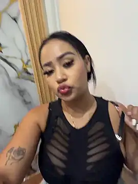 Luisa Fernandaa online show from May 21, 2026, 11:23 pm