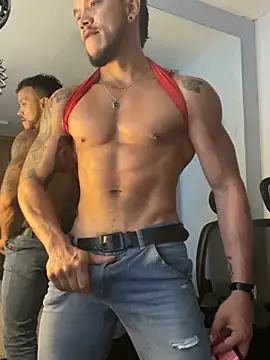 Snapshot of ARON_TAYLER01 chatting on January 24, 2025, 4:39 pm ARON TAYLER01 online show from January 24, 2025, 4:39 pm