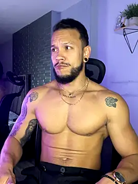 Snapshot of ARON_TAYLER01 chatting on November 9, 2025, 10:24 am ARON TAYLER01 online show from November 9, 2025, 10:24 am