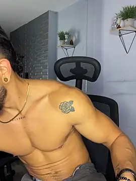 Snapshot of ARON_TAYLER01 chatting on November 15, 2025, 10:23 am ARON TAYLER01 online show from November 15, 2025, 10:23 am