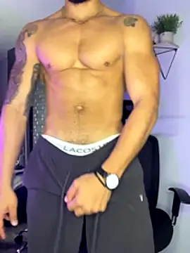 Snapshot of ARON_TAYLER01 chatting on November 19, 2025, 10:37 am ARON TAYLER01 online show from November 19, 2025, 10:37 am