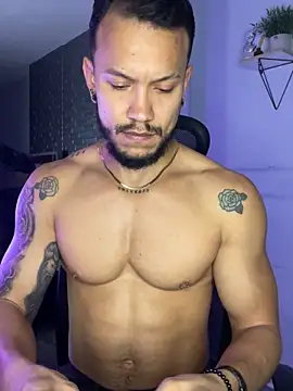 Snapshot of ARON_TAYLER01 chatting on November 23, 2025, 10:26 am ARON TAYLER01 online show from November 23, 2025, 10:26 am