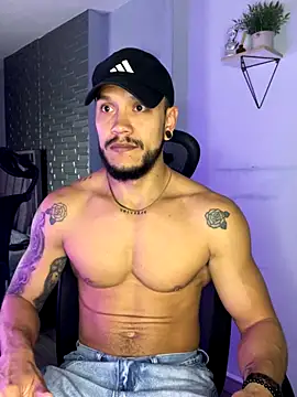 Snapshot of ARON_TAYLER01 chatting on November 25, 2025, 10:26 am ARON TAYLER01 online show from November 25, 2025, 10:26 am