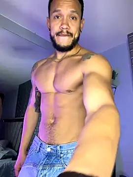 Snapshot of ARON_TAYLER01 chatting on November 30, 2025, 10:30 am ARON TAYLER01 online show from November 30, 2025, 10:30 am