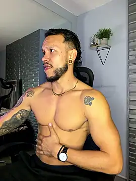 ARON TAYLER01 online show from January 7, 2026, 12:07 pm