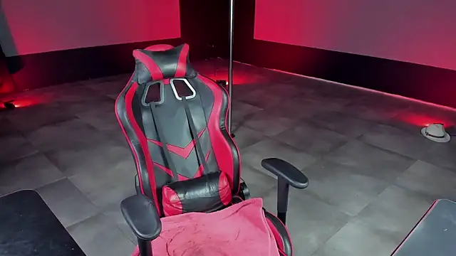 dirty-boss online show from February 14, 2025, 4:37 am