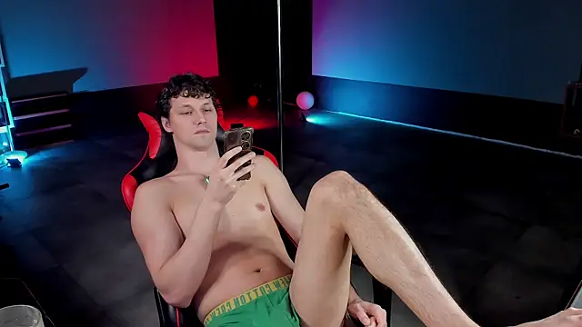 Snapshot of dirty-boss chatting on April 19, 2026, 5:45 pm dirty-boss online show from April 19, 2026, 5:45 pm