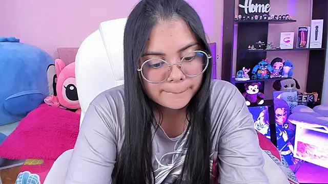 Snapshot of esmeralda112 chatting on April 21, 2026, 8:55 pm esmeralda112 online show from April 21, 2026, 8:55 pm