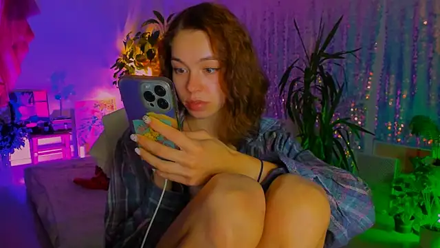 poli   online show from September 17, 2025, 6:09 pm