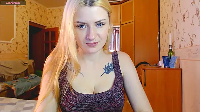 MarySweetness online show from February 16, 2025, 2:21 pm