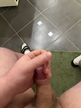 Cozqhh online show from February 17, 2026, 2:02 pm