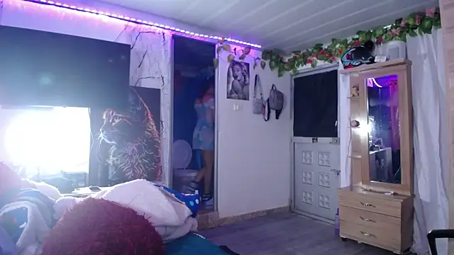 Samara Beltran online show from October 1, 2025, 4:51 am