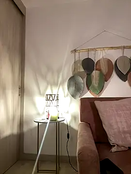 Im Valentina online show from November 10, 2025, 11:04 pm