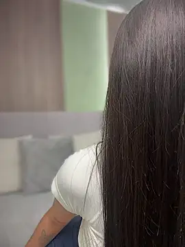 Snapshot of Im_Valentina chatting on June 25, 2026, 10:58 pm Im Valentina online show from June 25, 2026, 10:58 pm