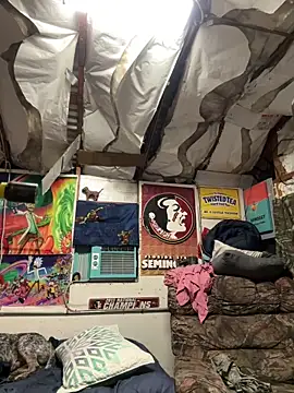 CloudDadddyyy420 online show from January 4, 2025, 9:52 pm