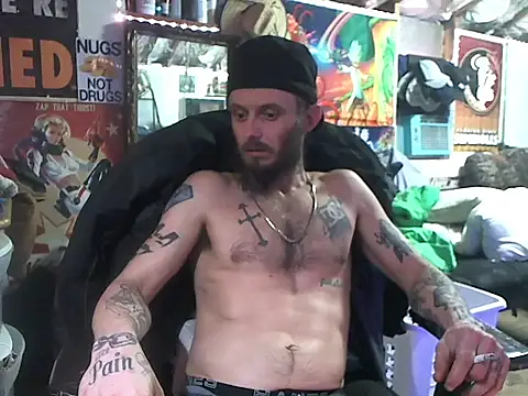 CloudDadddyyy420 online show from February 9, 2025, 3:32 am