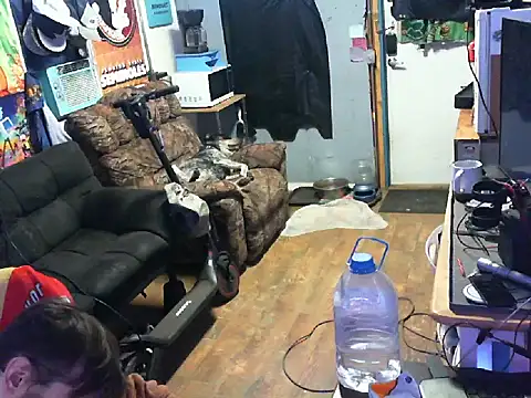 CloudDadddyyy420 online show from March 21, 2025, 9:45 am