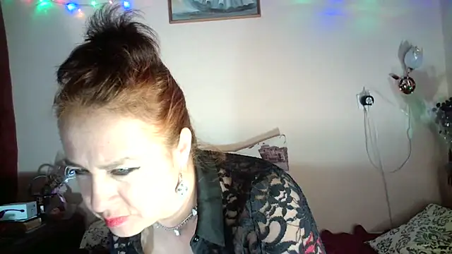 VanezaSmith online show from December 31, 2024, 12:32 am