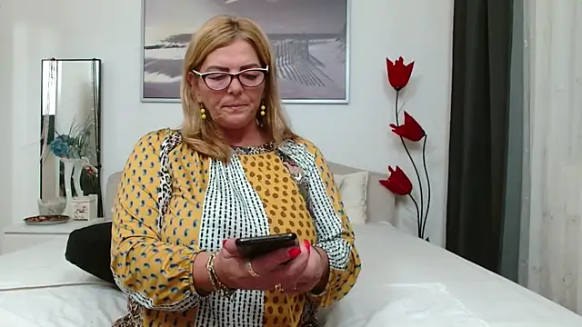 YulliaMilf online show from November 2, 2025, 3:58 pm