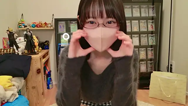 Snapshot of HIKARI_x0 chatting on October 28, 2025, 2:20 pm HIKARI x0 online show from October 28, 2025, 2:20 pm