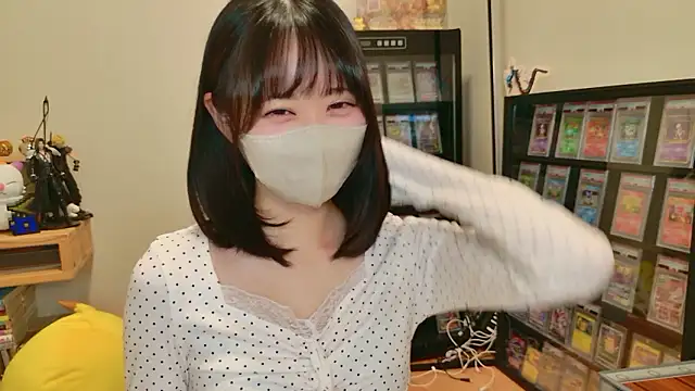 Snapshot of HIKARI_x0 chatting on December 16, 2025, 2:11 pm HIKARI x0 online show from December 16, 2025, 2:11 pm