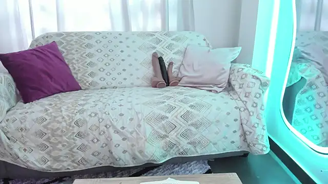 KAROLIVONNE online show from February 24, 2026, 8:51 pm