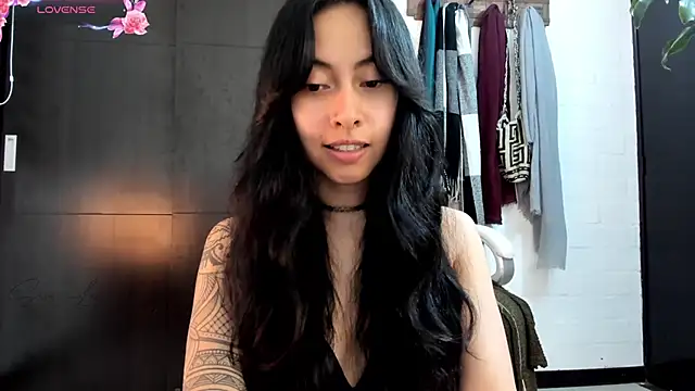 sara-lauren online show from February 13, 2025, 9:17 pm