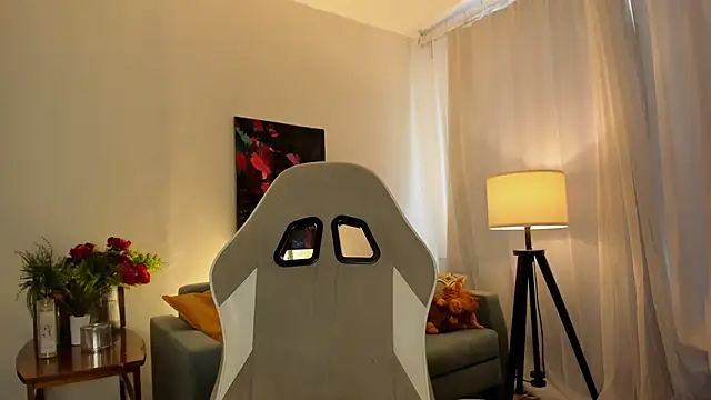 lit asella online show from February 17, 2026, 8:11 am