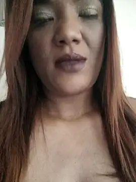 Indianpleasure300 online show from November 1, 2025, 1:57 pm