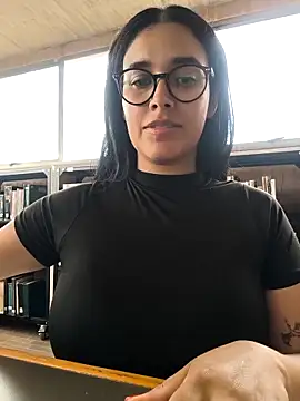 Snapshot of Annya-sweet chatting on May 5, 2026, 4:15 pm Annya-sweet online show from May 5, 2026, 4:15 pm