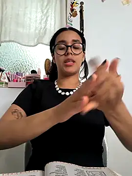 Snapshot of Annya-sweet chatting on May 14, 2026, 2:35 pm Annya-sweet online show from May 14, 2026, 2:35 pm