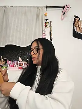 Snapshot of Annya-sweet chatting on June 7, 2026, 2:05 am Annya-sweet online show from June 7, 2026, 2:05 am