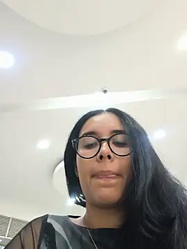 Snapshot of Annya-sweet chatting on June 13, 2026, 11:02 pm Annya-sweet online show from June 13, 2026, 11:02 pm