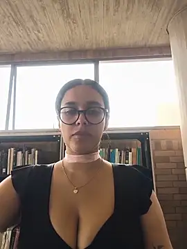 Snapshot of Annya-sweet chatting on July 1, 2026, 2:51 pm Annya-sweet online show from July 1, 2026, 2:51 pm