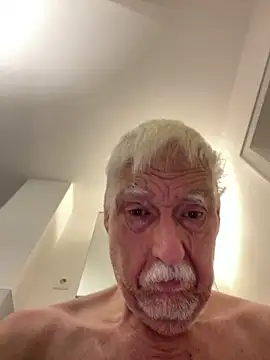 Snapshot of Steffibi1954 chatting on November 1, 2025, 3:41 am Steffibi1954 online show from November 1, 2025, 3:41 am