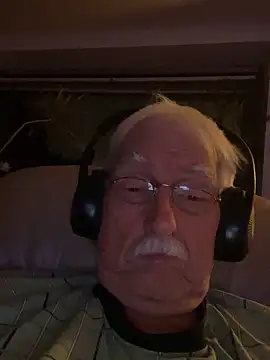 Steffibi1954 online show from November 3, 2025, 6:20 pm