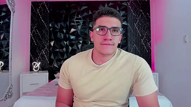 Snapshot of JeffDaltton chatting on December 17, 2025, 8:15 pm JeffDaltton online show from December 17, 2025, 8:15 pm