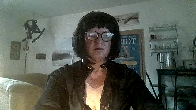 Snapshot of Seltsamoder chatting on November 28, 2025, 12:30 pm Seltsamoder online show from November 28, 2025, 12:30 pm