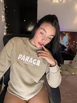 Snapshot of salome_polaniiee chatting on February 6, 2025, 6:18 am salome polaniiee online show from February 6, 2025, 6:18 am