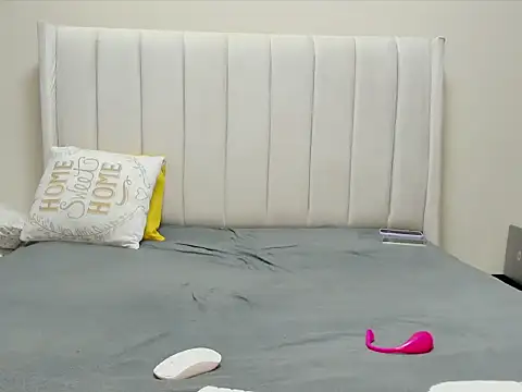 Snapshot of _heavenlysent chatting on November 5, 2025, 1:38 am heavenlysent online show from November 5, 2025, 1:38 am