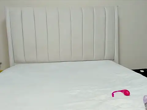 Snapshot of _heavenlysent chatting on December 3, 2025, 1:35 am heavenlysent online show from December 3, 2025, 1:35 am