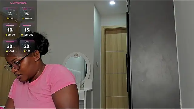 Snapshot of _heavenlysent chatting on June 25, 2026, 5:28 pm heavenlysent online show from June 25, 2026, 5:28 pm